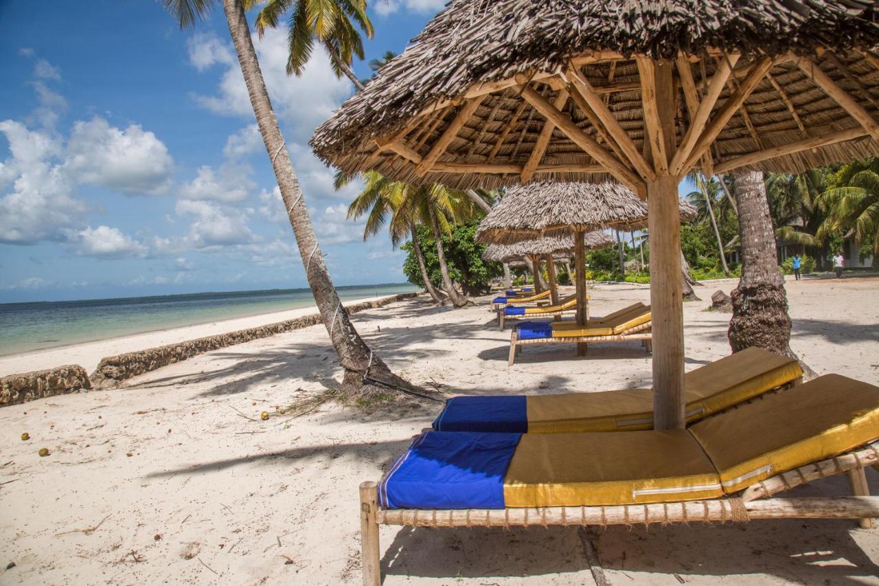 Antonio Beach Tree House Hotel & Spa Uroa Exterior photo