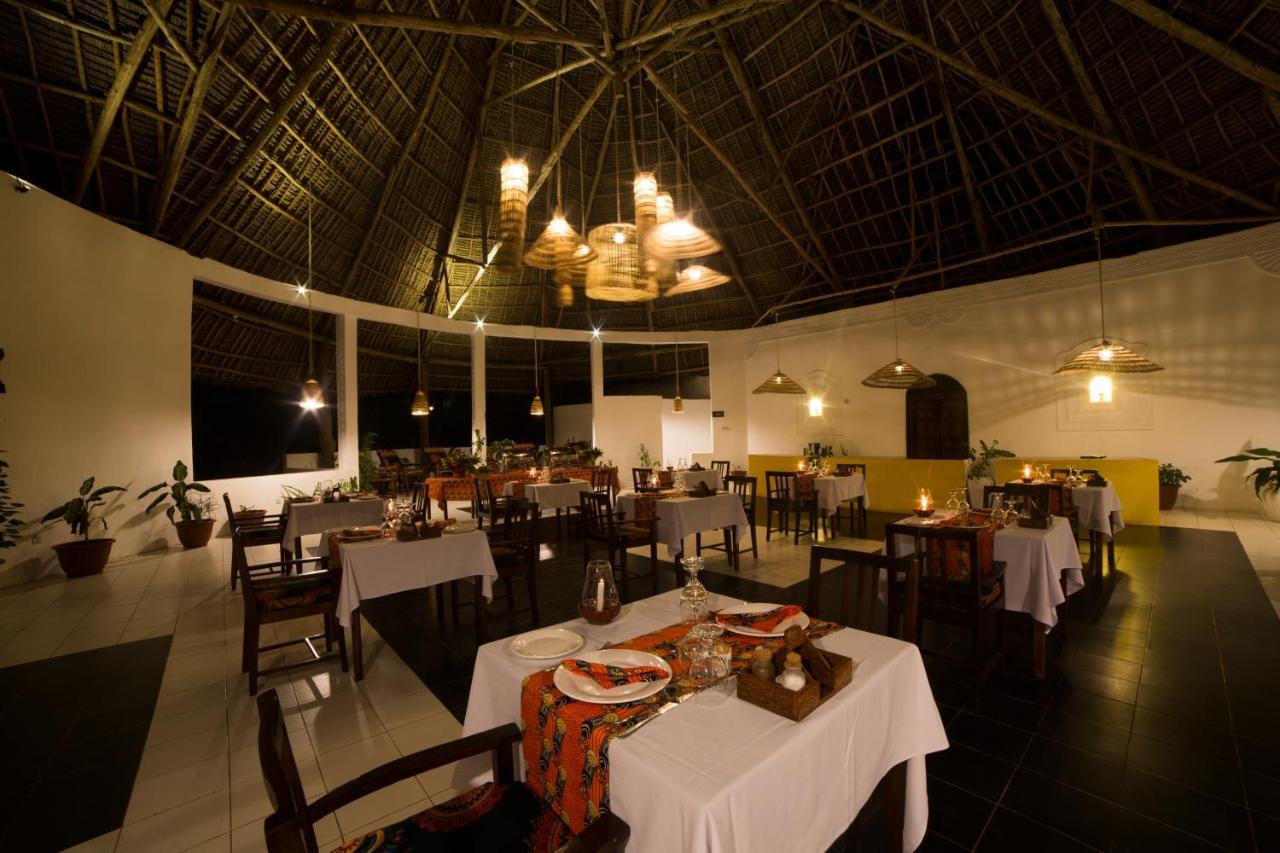 Antonio Beach Tree House Hotel & Spa Uroa Exterior photo